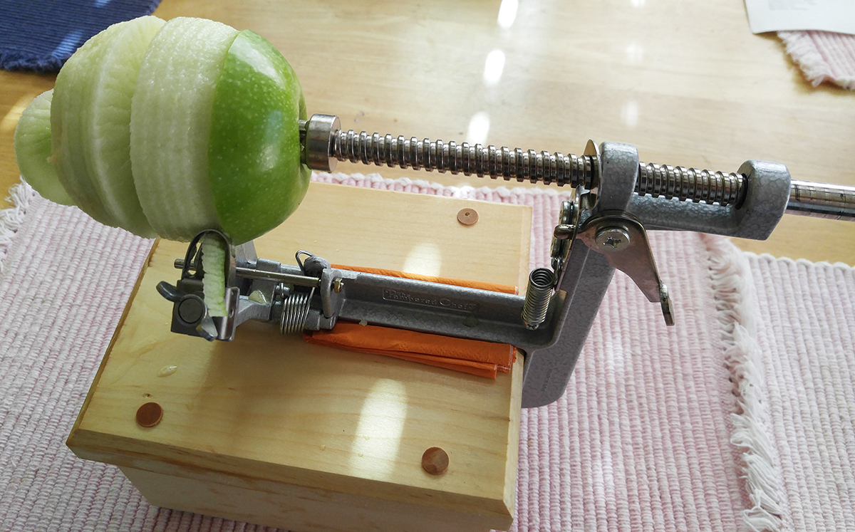 How to Use the Apple Peeler From Pampered Chef