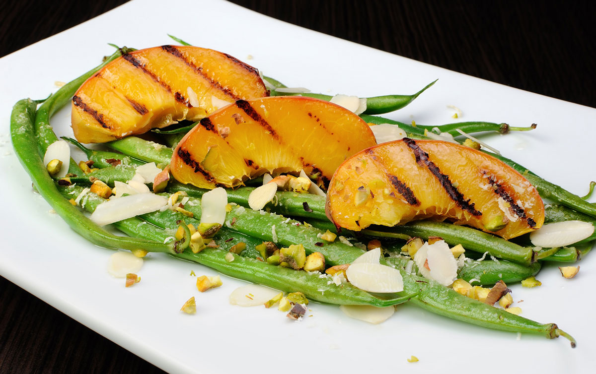 Grilled Peaches With Green Beans and Roasted Almonds